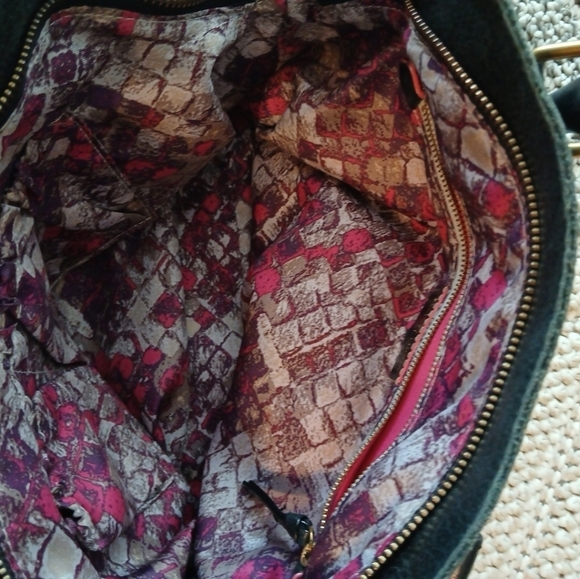 Elliott Lucca Black Genuine Leather Turn Lock Double Handle Bag - Picture 6 of 11